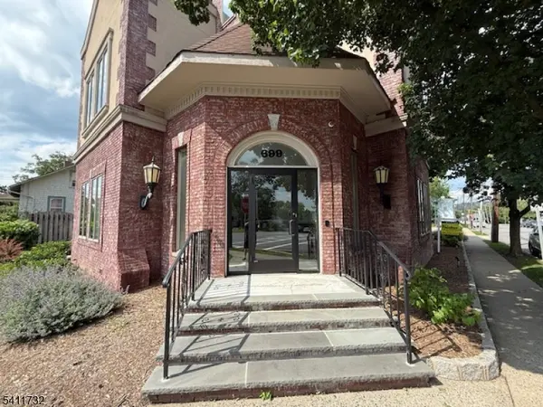 699 Washington St, Hackettstown Town, NJ 07840