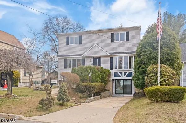 121 Pine Ave, New Milford Boro, NJ 07646