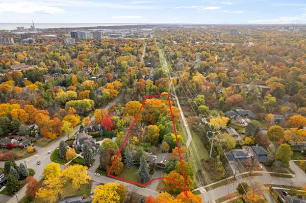1310 Ravine DR, Mississauga, ON L5J 3E5