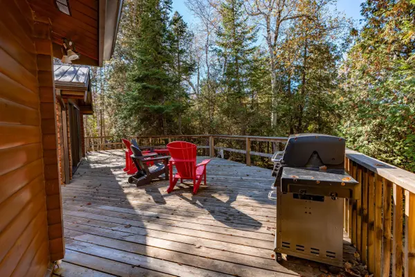 117 Sutherland RD, Georgian Bluffs, ON N0H 2T0