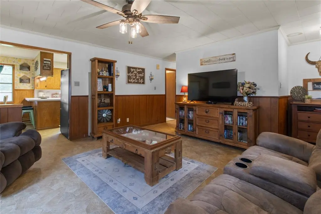 815 S 8th Avenue, Teague, TX 75860