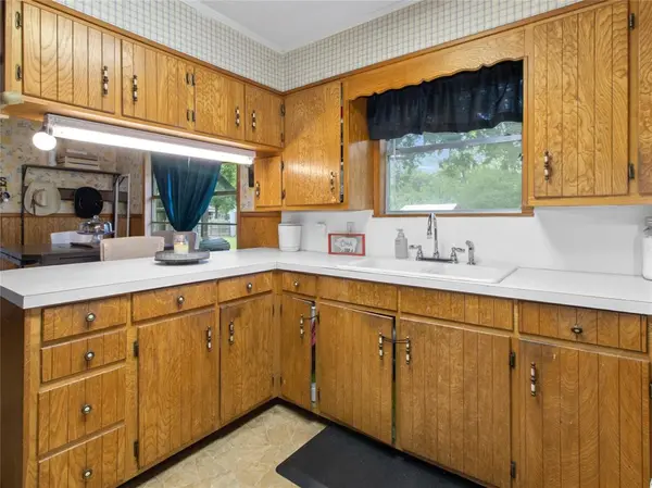 815 S 8th Avenue, Teague, TX 75860