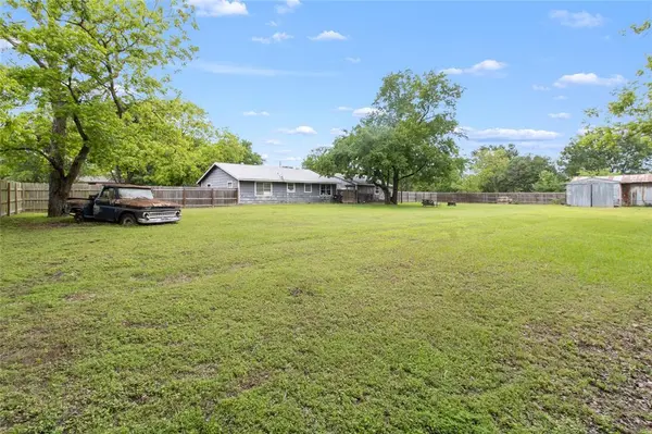 815 S 8th Avenue, Teague, TX 75860