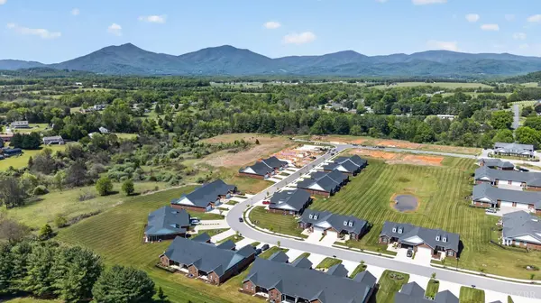 149 Villa Oak CIR, Bedford, VA 24523