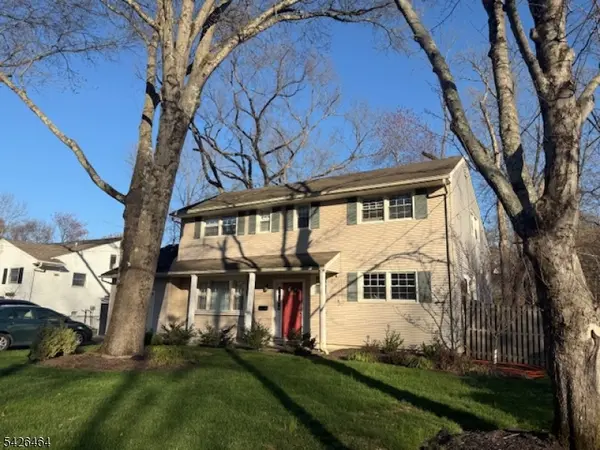 25 Whitman Dr, New Providence Boro, NJ 07974