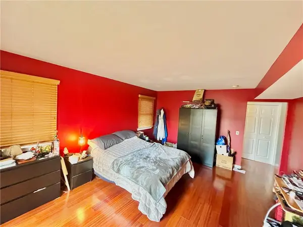 200 Dongan Hills AVE, Staten  Island, NY 10305