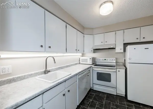 411 Lakewood CIR #A506, Colorado Springs, CO 80910