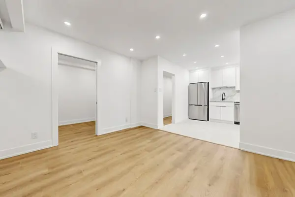 427 Lawrence AVE W #1, Toronto C04, ON M5M 1C3