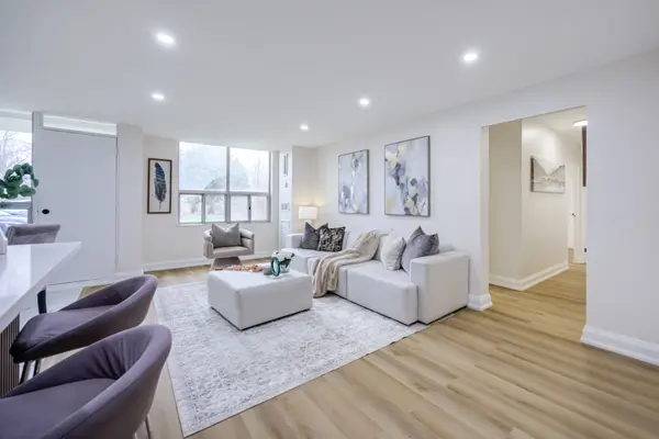 20 Edgecliff Golfway ##304, Toronto C11, ON M3C 3A4