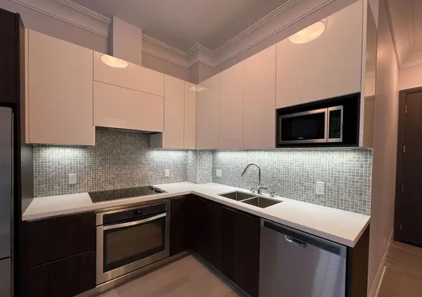 25 Water Walk DR #103, Markham, ON L6G 0G3