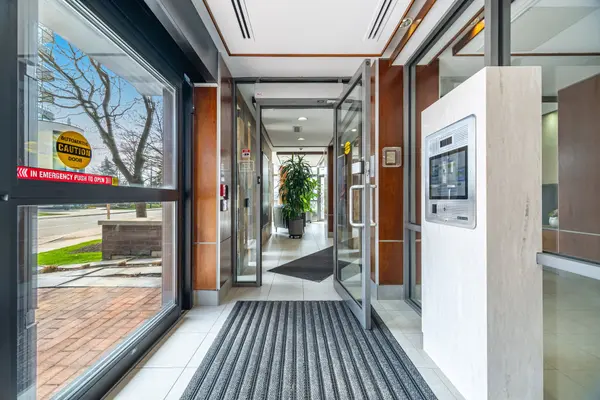 70 Port ST E #204, Mississauga, ON L5G 1E8