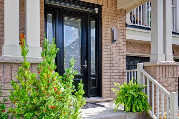 310 Leitch LNDG, Milton, ON L9T 7M9