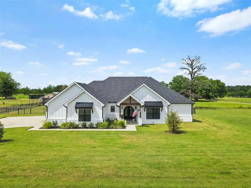 11 Nicklaus Drive, Sulphur Springs, TX 75482