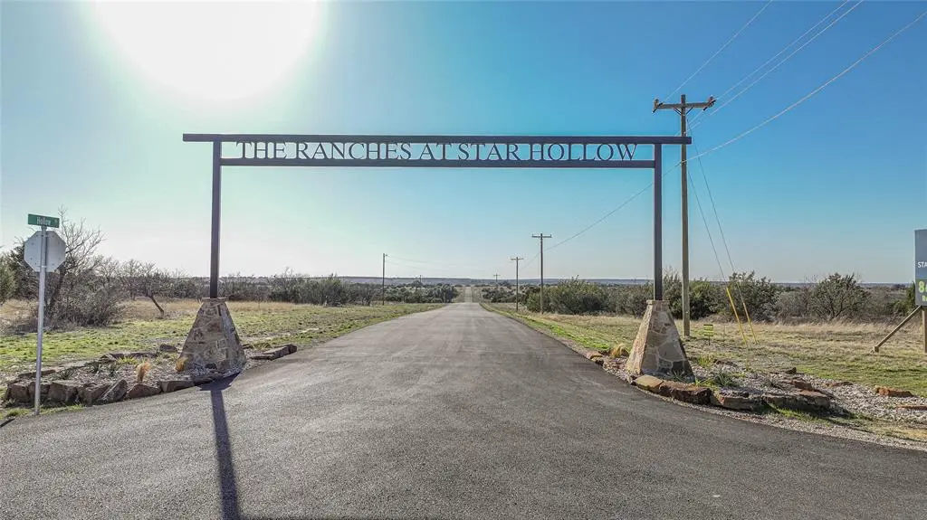 442 Hollow Drive, Lipan, TX 76462
