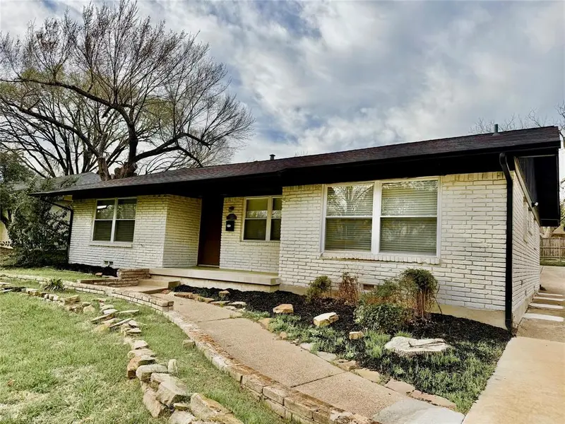 10039 Shadyview Drive, Dallas, TX 75238