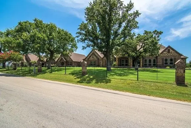 189 Hlavek Road, Decatur, TX 76234