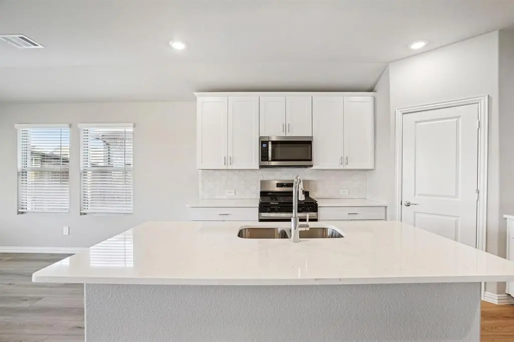 2009 Homestretch Drive, Seagoville, TX 75159