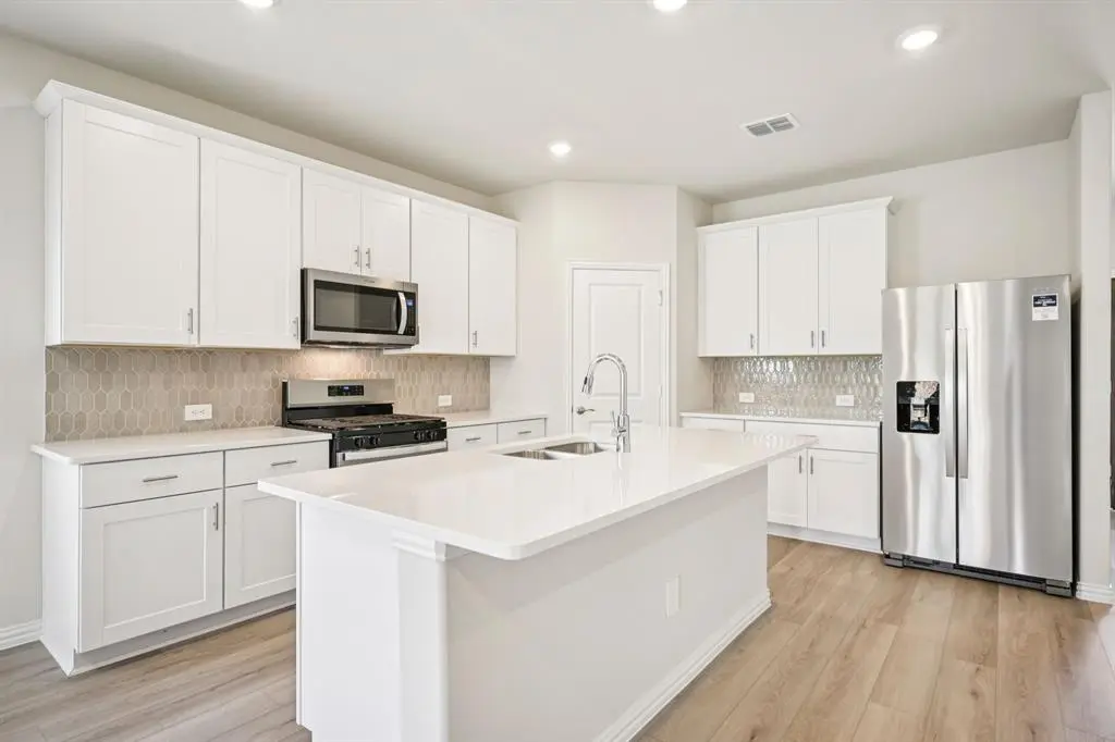 1939 Furlong Drive, Seagoville, TX 75159