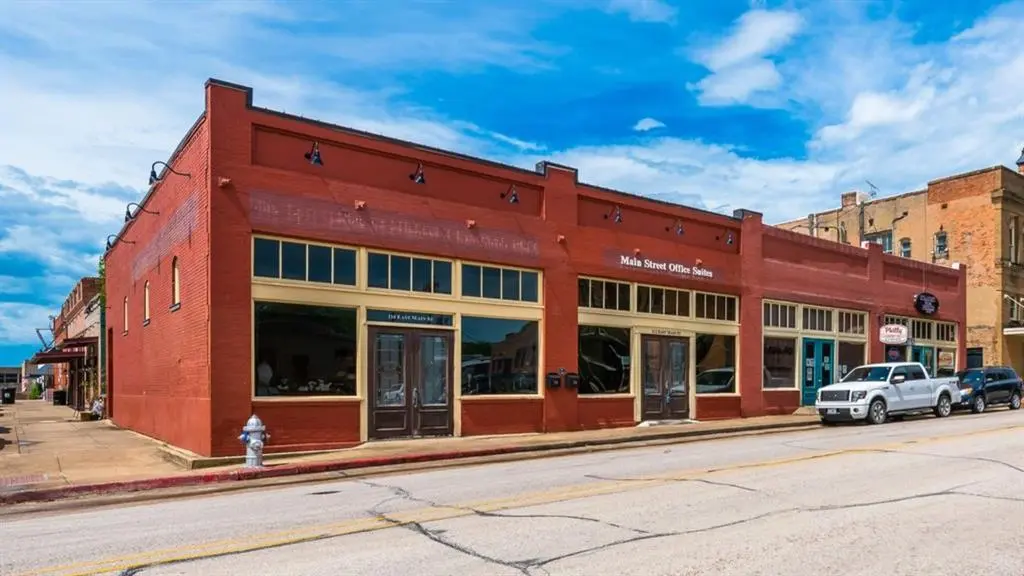 112 E Main Street, Waxahachie, TX 75165