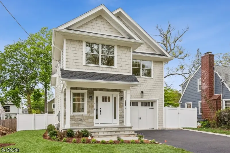 4 Shadylawn Dr, Madison Boro, NJ 07940