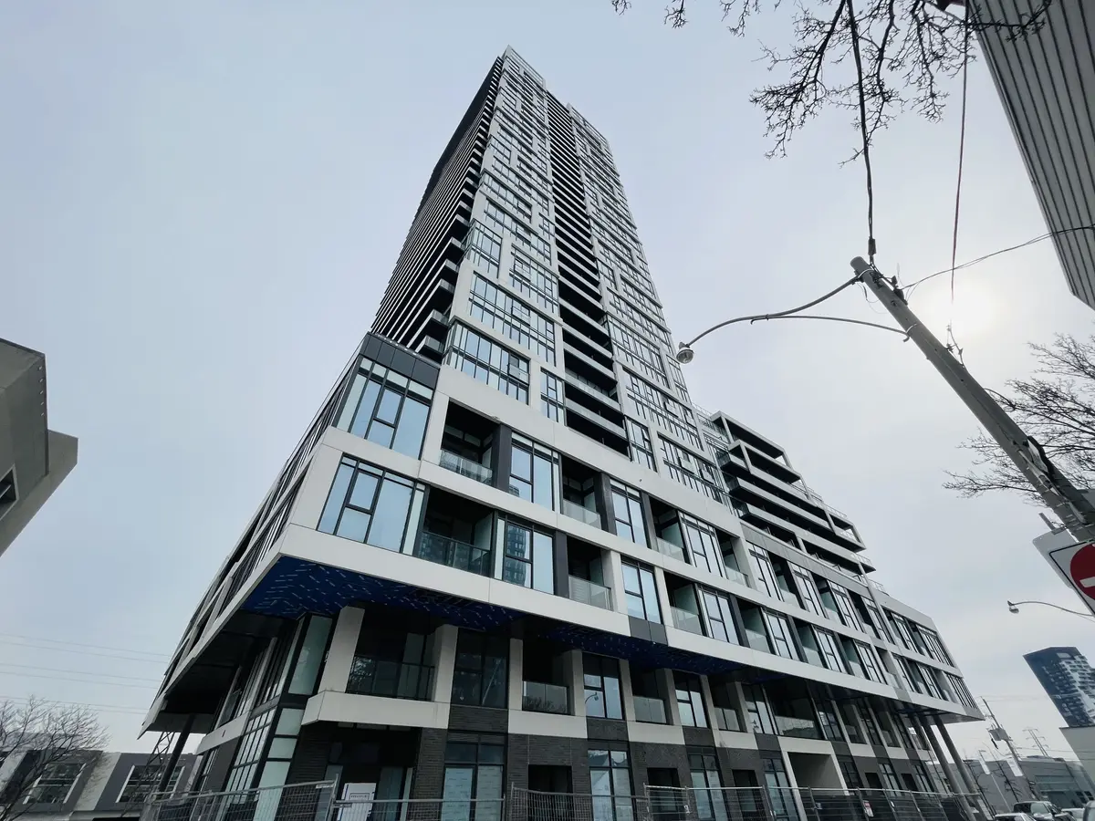 5 Defries ST #817, Toronto C08, ON M5A 3R4