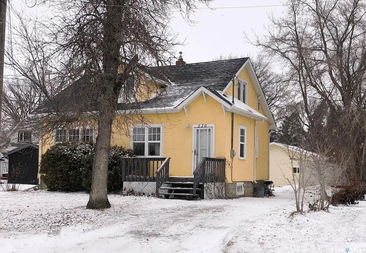 220 Eighth AVENUE E, Canora, SK S0A 0L0