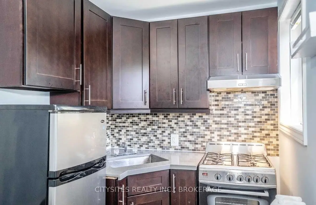 70 Melbourne AVE #205, Toronto W01, ON M6K 1K7