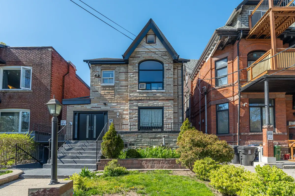 70 Melbourne AVE #204, Toronto W01, ON M6K 1K7