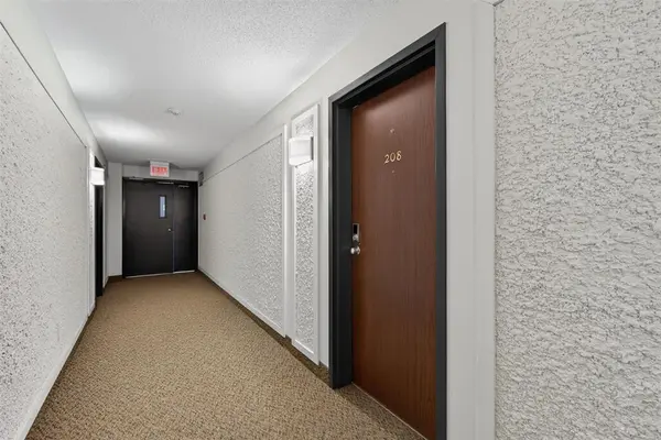 470 Kenaston BLVD, Winnipeg, MB R3N 1Z1