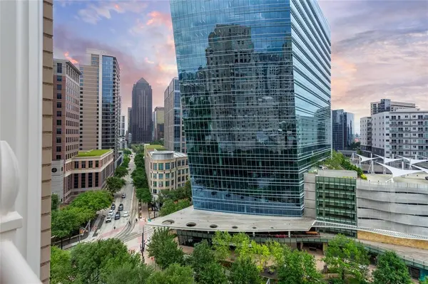 2525 N PEARL Street #1004, Dallas, TX 75201
