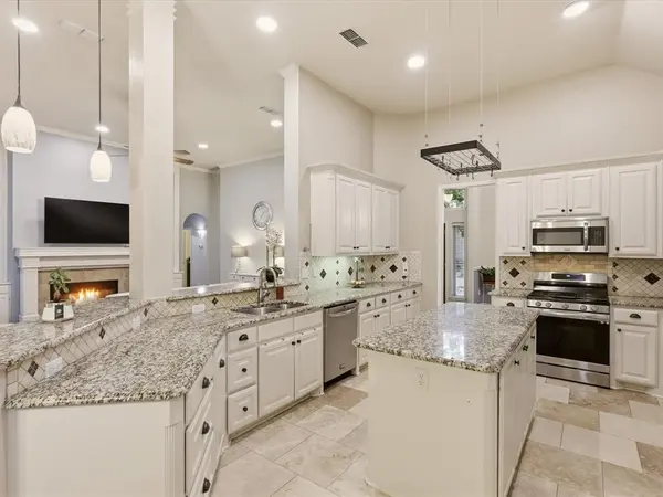 2421 London Drive, Plano, TX 75025