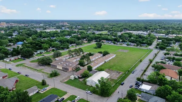 3005 Division Street, Greenville, TX 75401