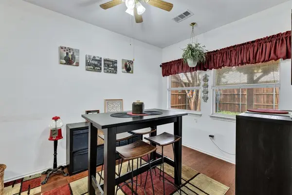 299 Boliver Avenue, Lake Dallas, TX 75065