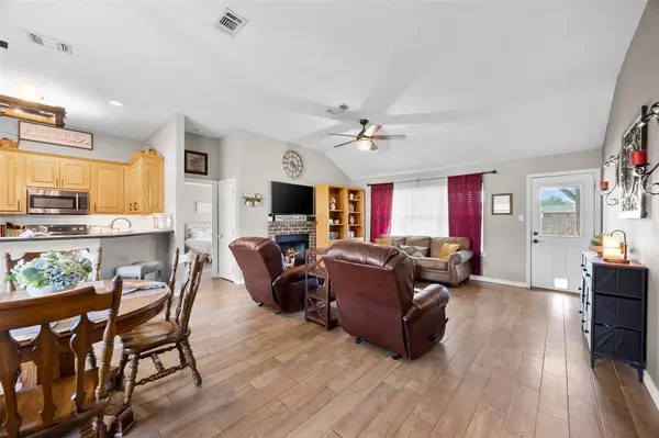 3928 Country Meadows Circle, Granbury, TX 76049