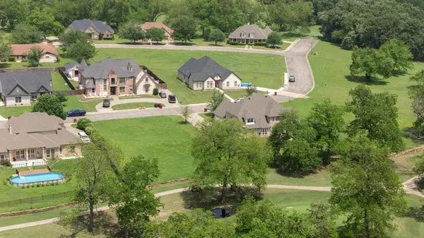 1204 Pioneer Trail, Bonham, TX 75418