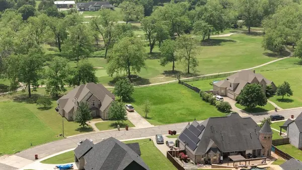1204 Pioneer Trail, Bonham, TX 75418