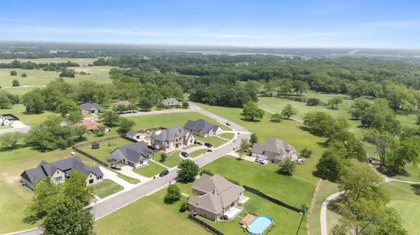 1204 Pioneer Trail, Bonham, TX 75418