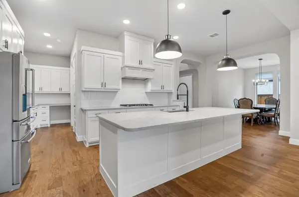 2313 Meek Woods Lane, Mansfield, TX 76063
