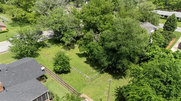 602 Wes Michael Road, Bonham, TX 75418