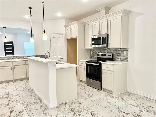 2811 Silkwood Street, Dallas, TX 75215