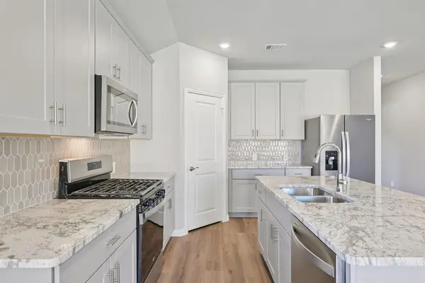 1941 Furlong Drive, Seagoville, TX 75159