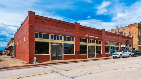 112 E Main Street, Waxahachie, TX 75165