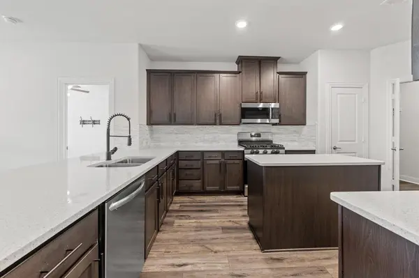 11004 Blaze, Aubrey, TX 76227
