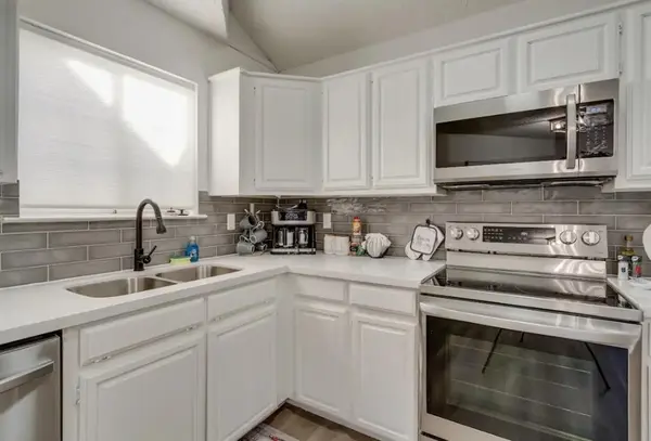 2943 S Bend Drive #5, Dallas, TX 75229