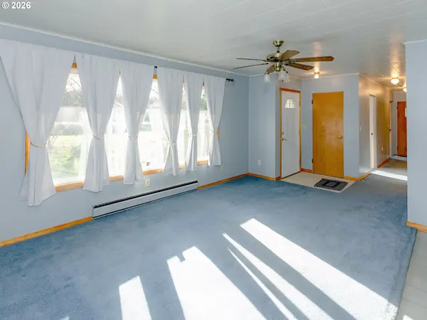 3738 PENNSYLVANIA ST, Longview, WA 98632