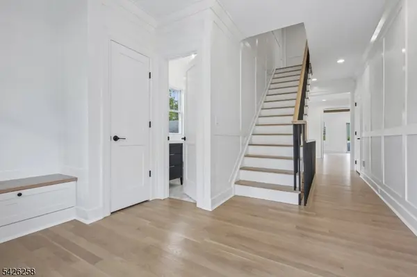 4 Shadylawn Dr, Madison Boro, NJ 07940