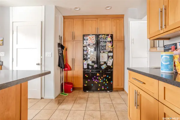 60 Clark CRESCENT, Saskatoon, SK S7H 3L9
