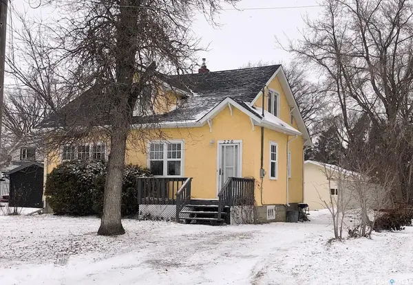 220 Eighth AVENUE E, Canora, SK S0A 0L0