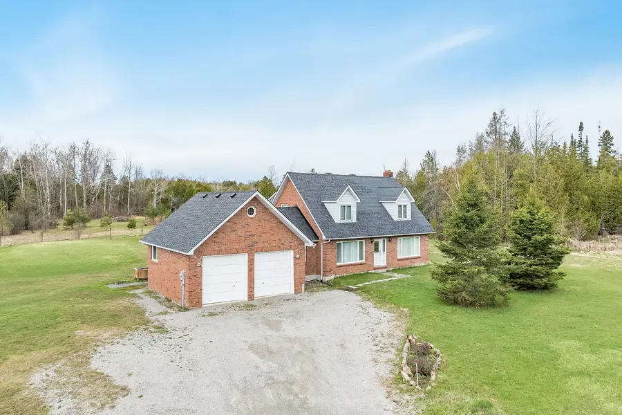 2104 Newton ST, Tay, ON L0K 2A0