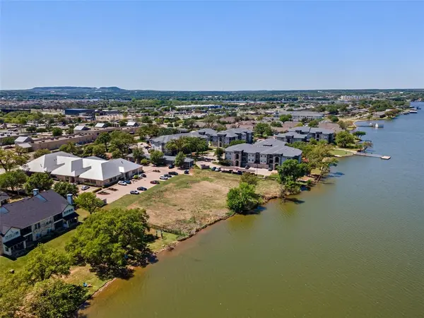 805 Hill Boulevard, Granbury, TX 76048
